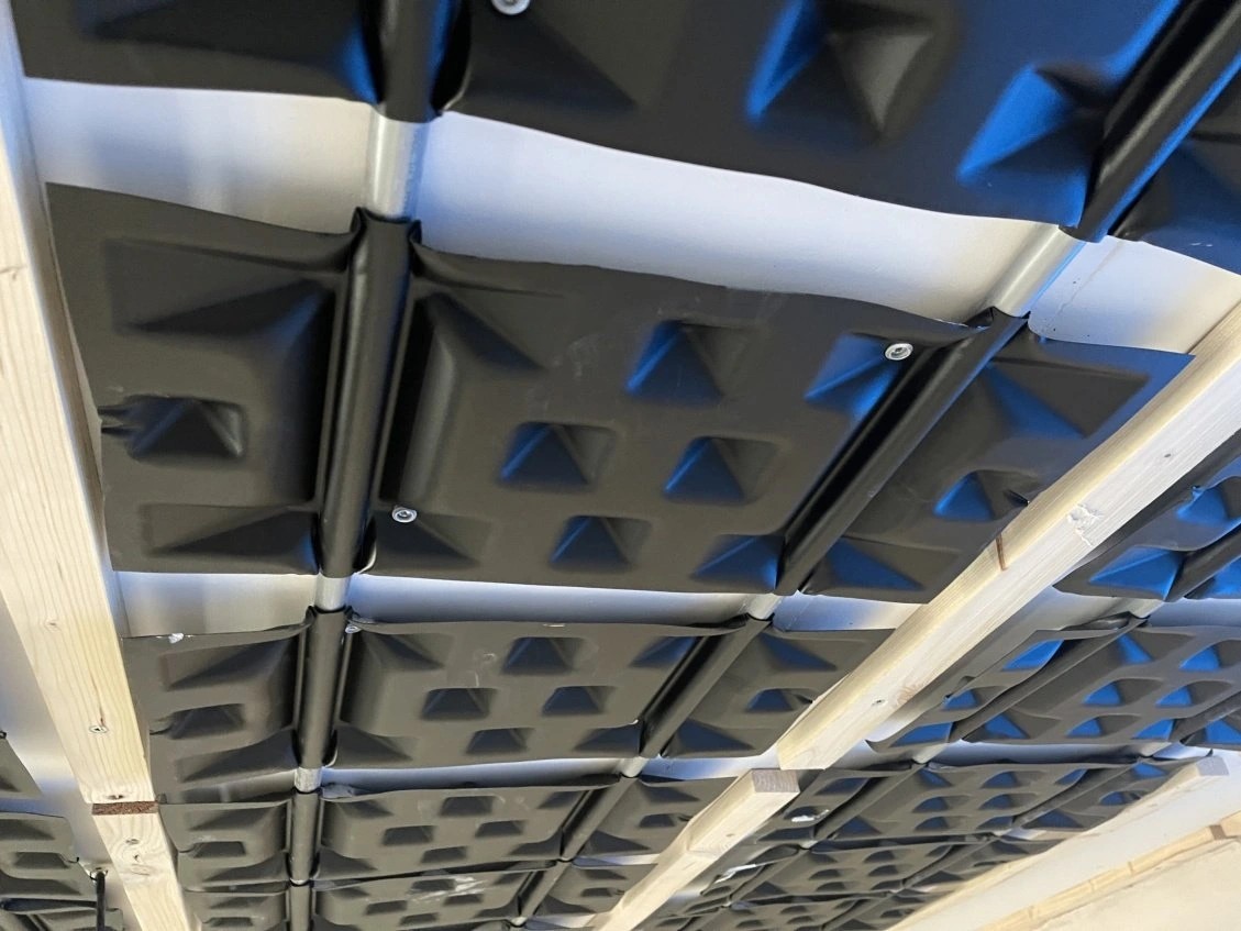 1760352930_19_2517_img1_b.jpg (167 KB)