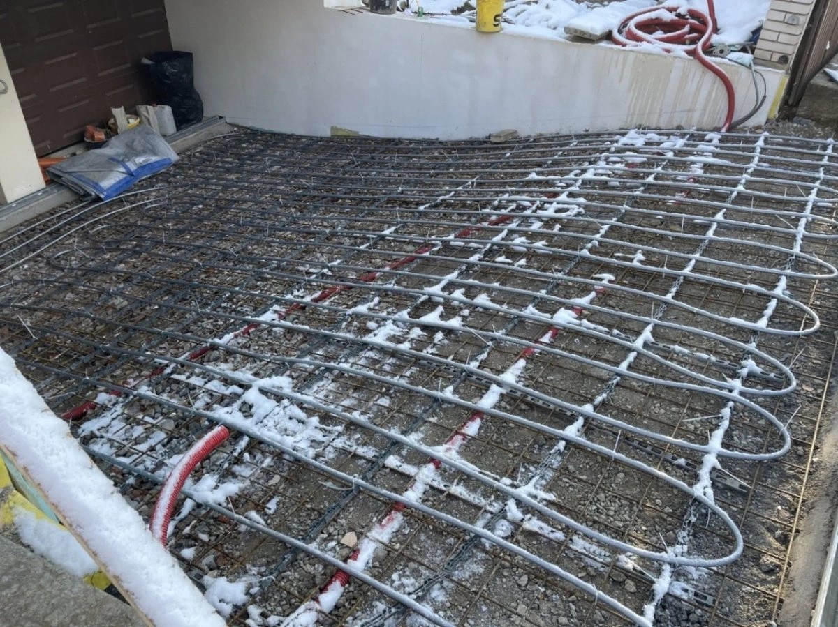 1760352975_43_3047_img1_b.jpg (343 KB)