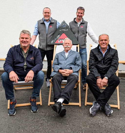 3343_img1_b.jpg (191 KB)