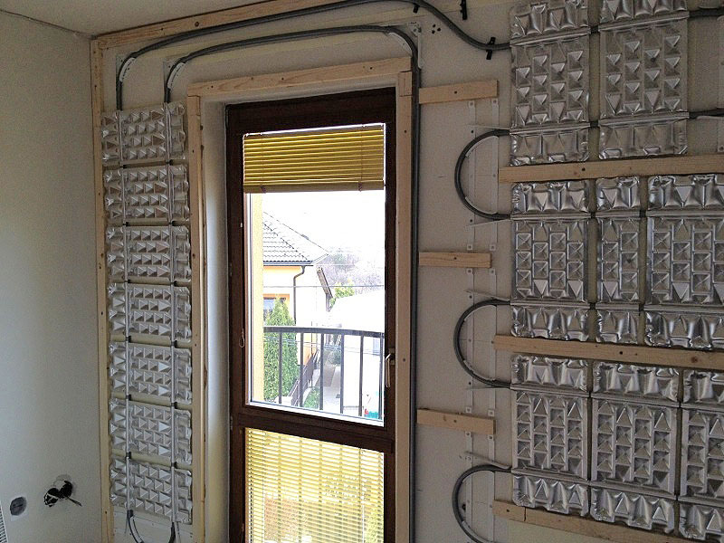 1851_img1_b.jpg (137 KB)